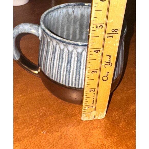 Stoneware Ribbed Textured Coffee Mug With Copper Accent - Picture 4 of 4